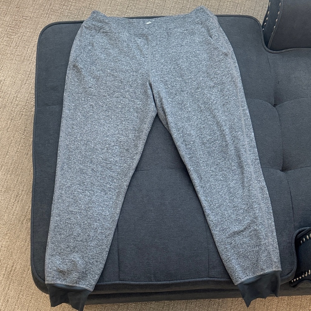 Rabbit Women’s Gray leggings